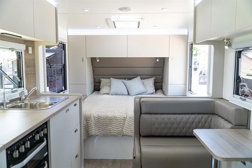587120 image